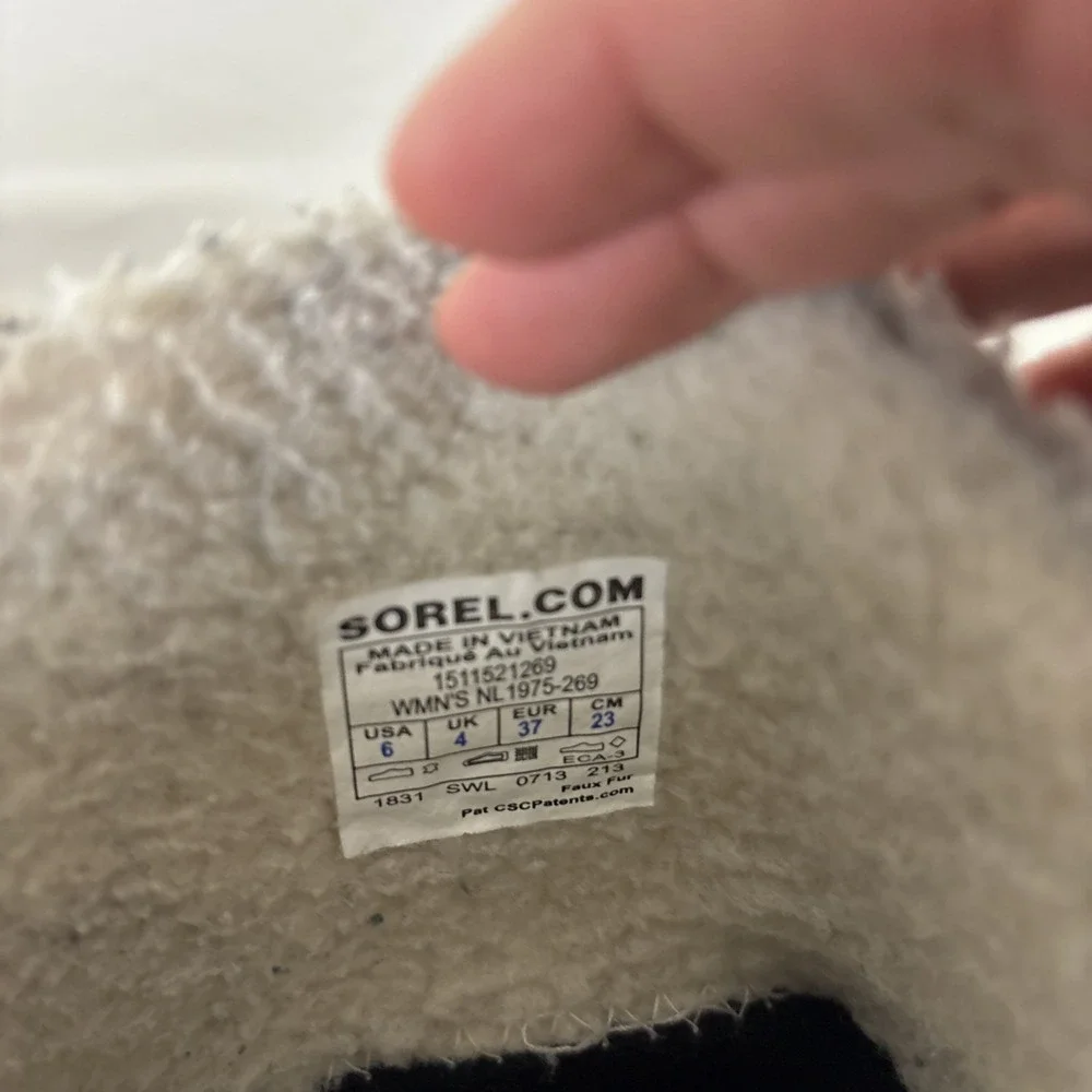 Sorel Glacy Waterproof Snow‎ Boots Suede Leather 6M Taupe